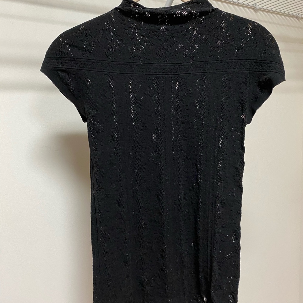 Bebe Seamless Mock Neck Short Sleeve Lace Top S